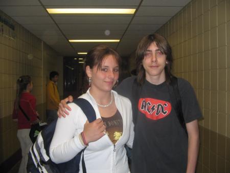 marie et un amis de l'ecole il te vient pas mal lol